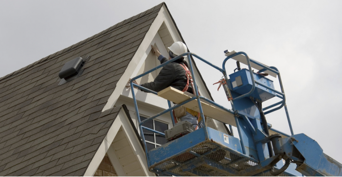 Service d'installation de votre revêtement extérieur, aux alentours de St-Jérôme et dans les Laurentides. Rénovation de votre maison, Pliage d'aluminium Scellant et calfeutrage Gouttières